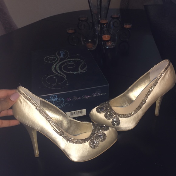 The Glass Slipper Collection...Cinderella 9M Ivory