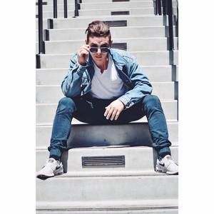 Meet your Posher, Nicholas