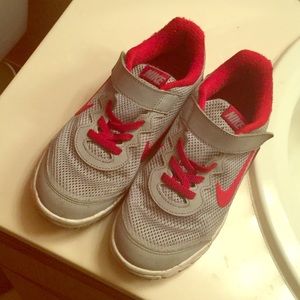 Nike youth size 2 worn a few times. Merc 20