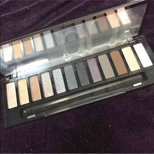 Urban Decay Naked Smoky Palette
