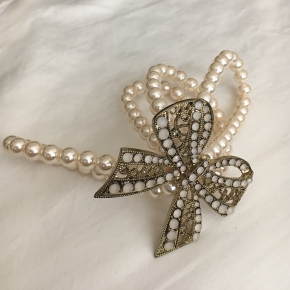 Pearl Bracelet with Bow