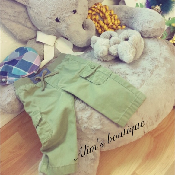 Baby gap green pants 👖