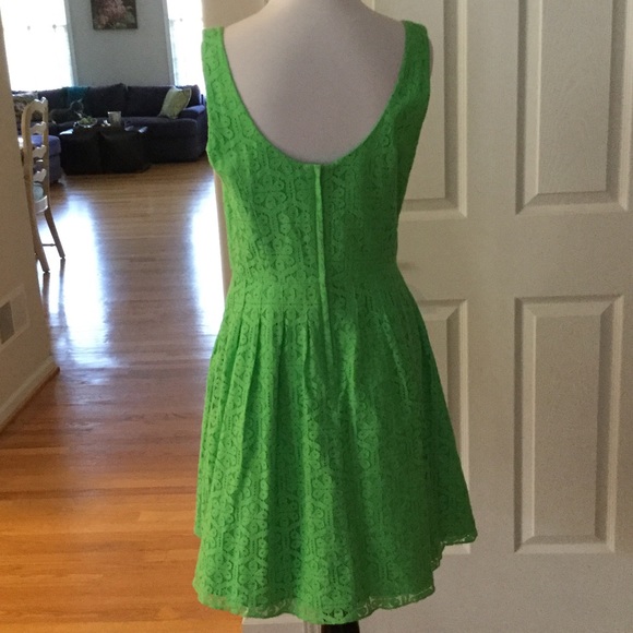 ❤️LILLY PULITZER FIT AND FLARE LACE DRESS❤️ NWOT - Picture 2 of 3