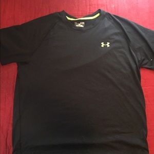 XL Men's Under Armour Shirt