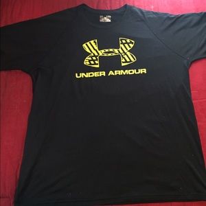 Men's XL Under Armour shirt.