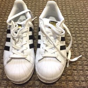 Adidas superstars
