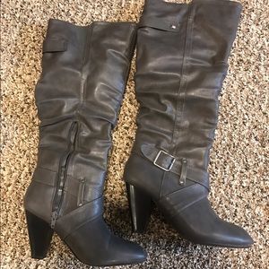 RAMPAGE ELESA 7 gray heel dress boots, never worn