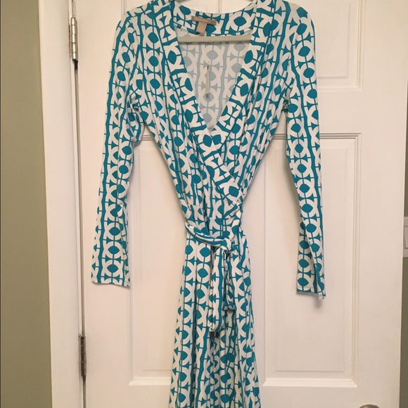 NWT Turquoise and white pattern dress