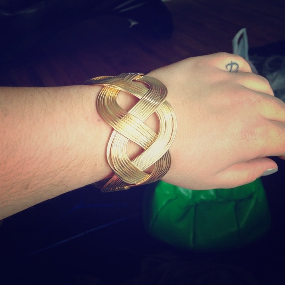 Gold bracelet - Picture 1 of 3
