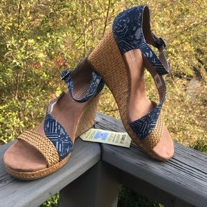 TOMS Wedges