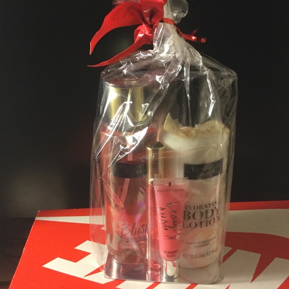 New Victoria secret fragrance set.