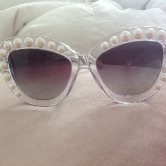 Chanel SunglassesSOLDSOLD - Picture 2 of 4