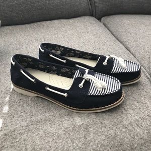 TOMS slip ons