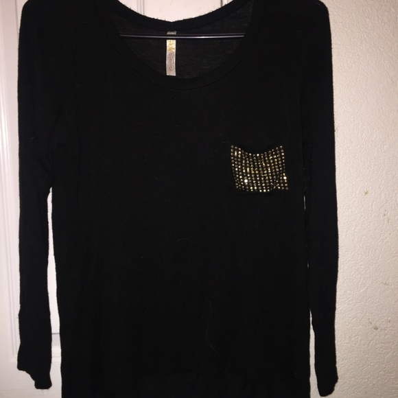 Black long sleeve with sequenced pocket