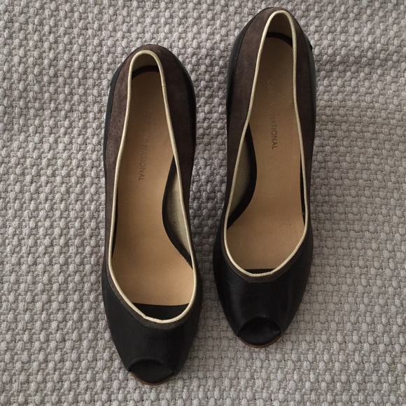 Costume National Peep toe pumps