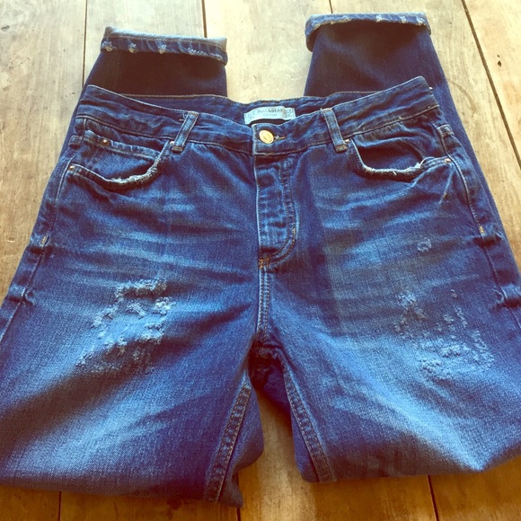 PULL&BEAR lightly distressed boyfriend cut jeans
