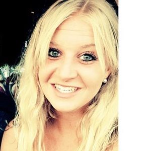 Meet your Posher, Brittney