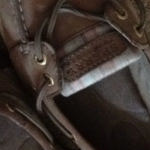 smelly sperrys