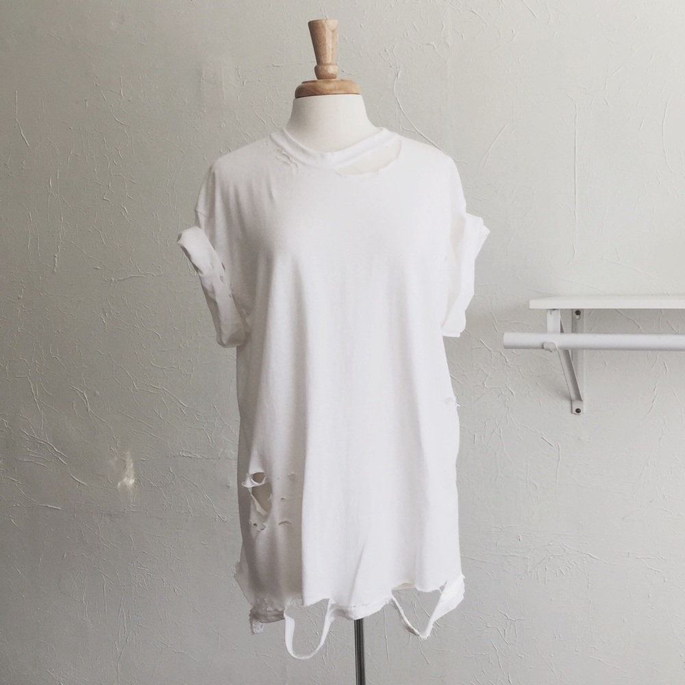 BEST SELLER 🕊 White Distressed Tee - Picture 3 of 5