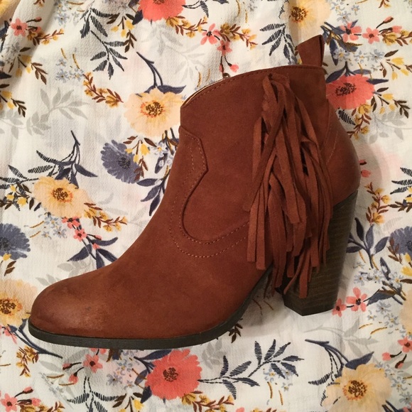 🍀ST PATTYS SALE🍀Fringe Booties - Picture 4 of 8