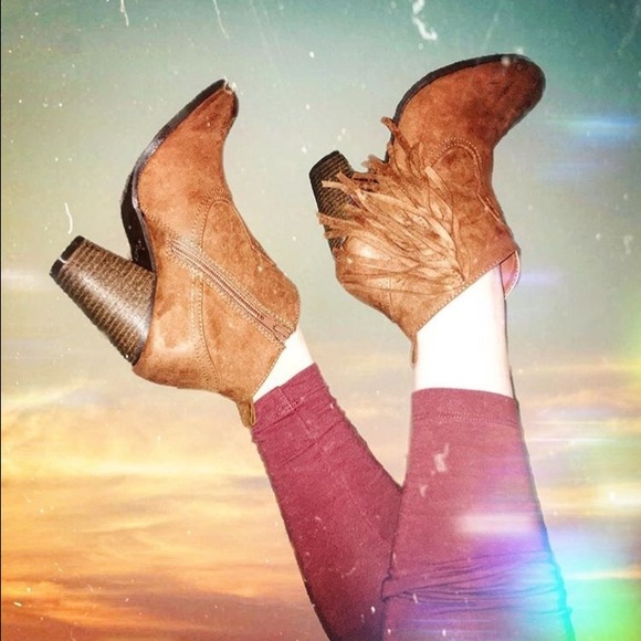 🍀ST PATTYS SALE🍀Fringe Booties - Picture 5 of 8