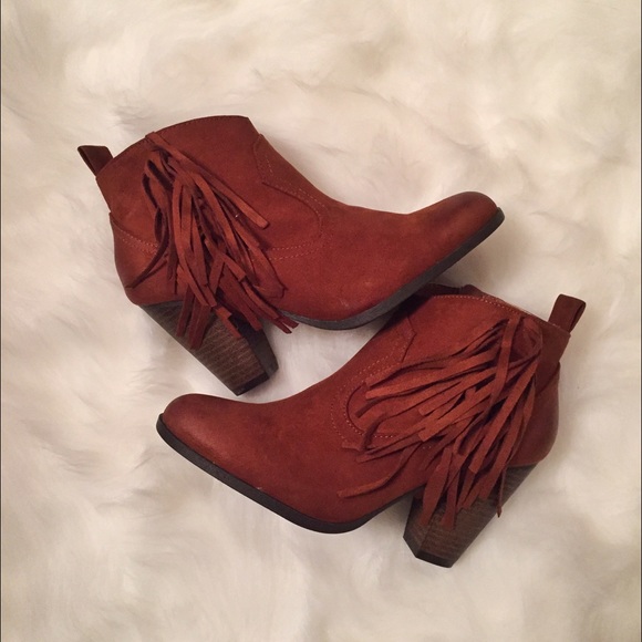 🍀ST PATTYS SALE🍀Fringe Booties - Picture 3 of 8