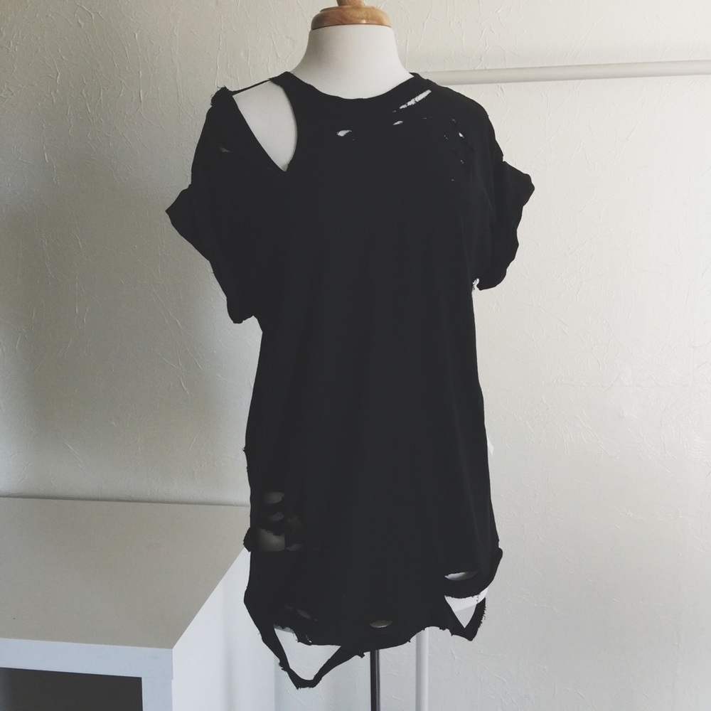 • Distressed Tee Bundle • 📦 - Picture 3 of 4