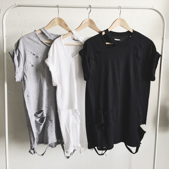 • Distressed Tee Bundle • 📦 - Picture 2 of 4