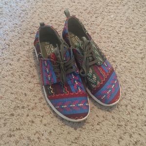 Toms tennis shoes