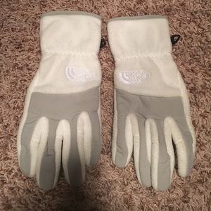 North face gloves