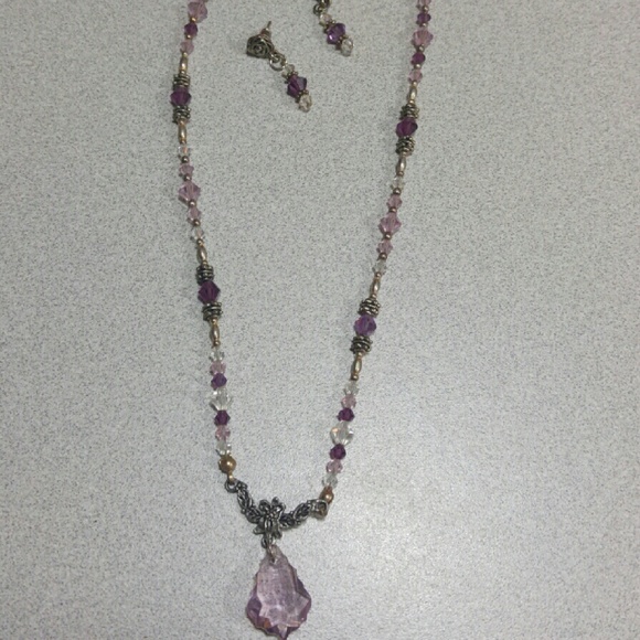 Light purple necklace and earrings