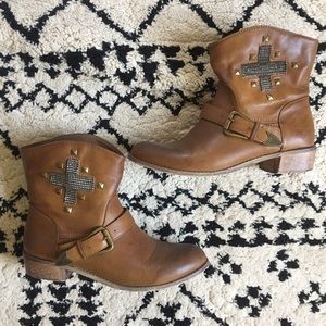 Mia brown boot