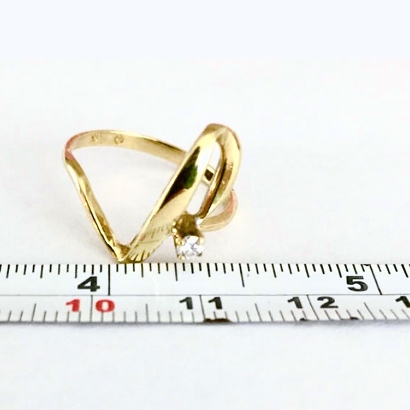 HOLD 14k Diamond Ring - Picture 5 of 6