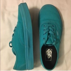 Scuba blue and red gum sole