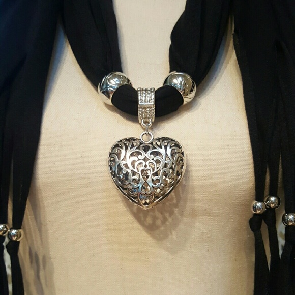 Heart Gemstone Necklace Scarf With Beaded Tassels - Picture 2 of 3