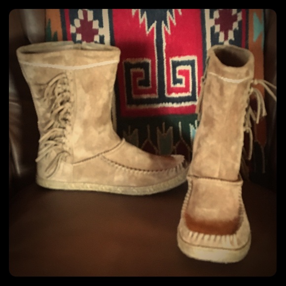 Ugg Fringe boots! Short tops!! Size 7.5
