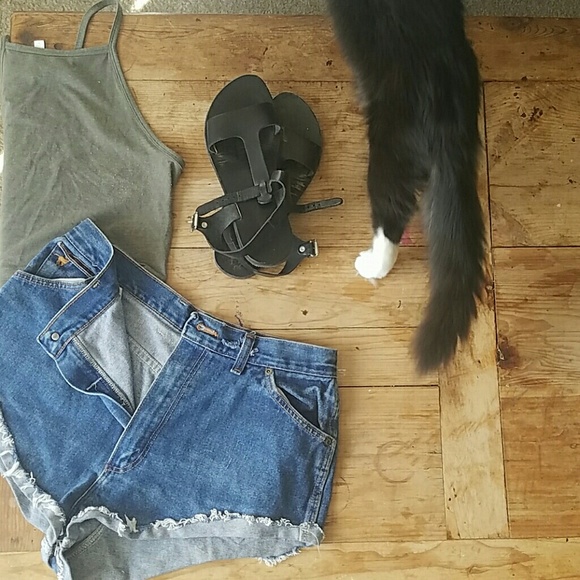 denim cutoffs - Picture 1 of 4