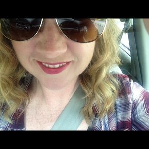 Meet your Posher, Kendra