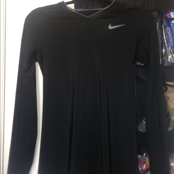 Nike dri fit long sleeve shirt