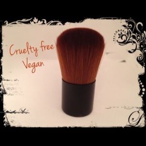 ✂️ Large Buki Makeup Brush