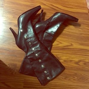 Nine West boots. Snap and zipper. Sharp!!