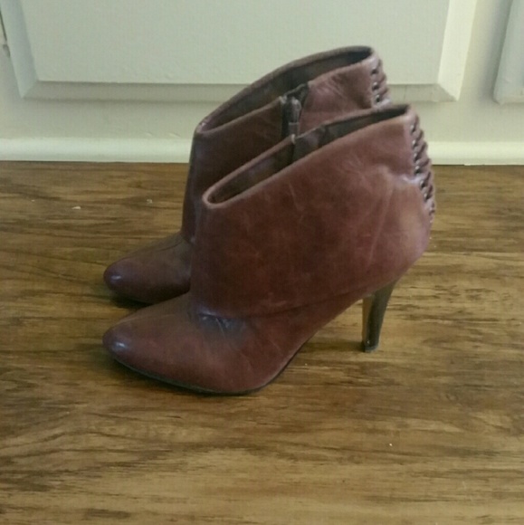 Nine West ankle boot Size 5