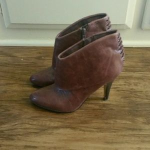 Nine West ankle boot Size 5