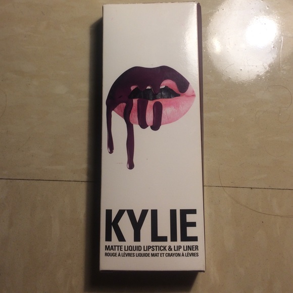Kylie Cosmetics Kourt K - Picture 1 of 3