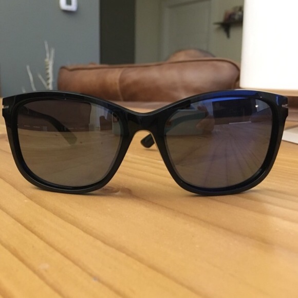 **Price Drop** Oakley Drop-In Sunglasses