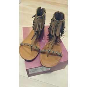 Fringe sandals
