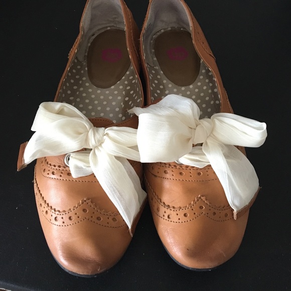 Cute bow flats