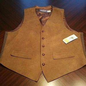 NWT MANS VEST