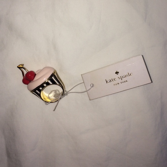 Kate Spade x Magnolia Bakery Cupcake Ring