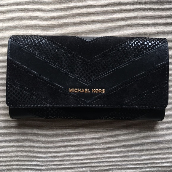 Michael Kors Jet Set Gusset Carryall Big wallet